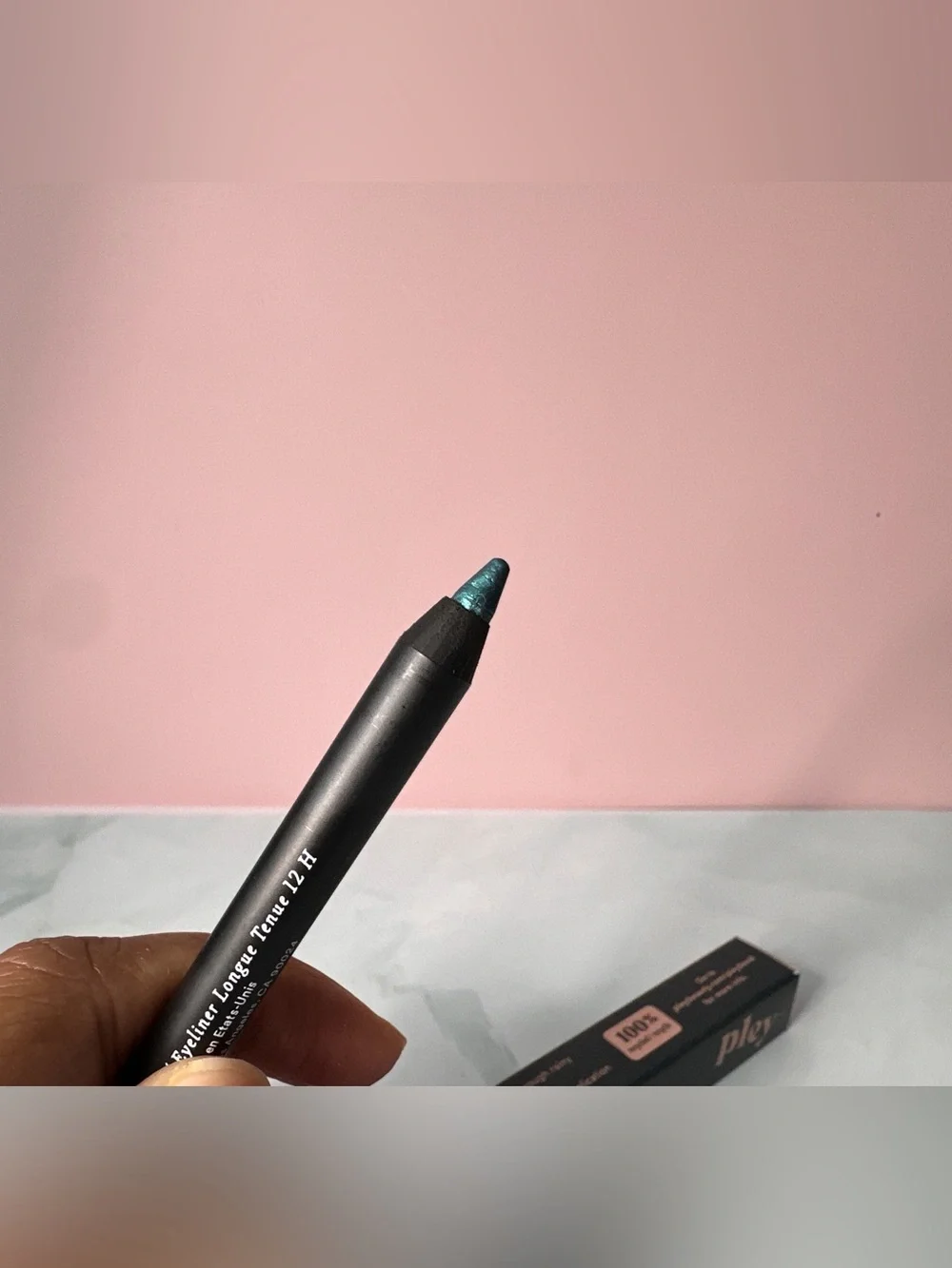 Let It Linger Liquid Eyeliner – Teal Accent